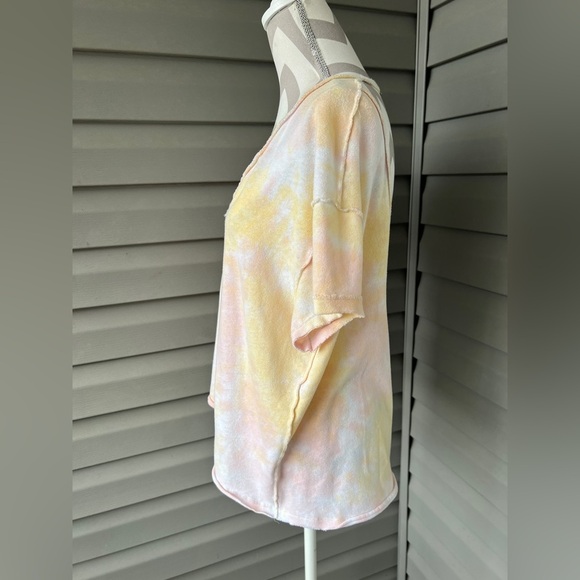 Free People Womens All Mine Top Relaxed Berry Orange Tie Dye Sz XS - Picture 2 of 6